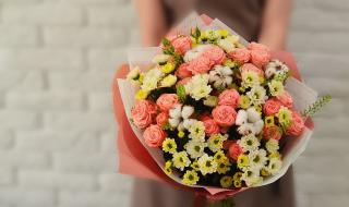 开花店的经营模式 想学花艺将来开花店